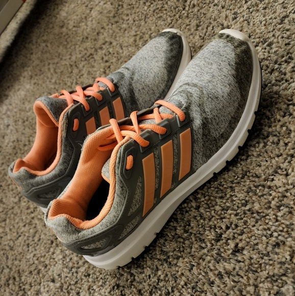 Adidas Cloudfoam - Size 10 - Picture 4 of 10